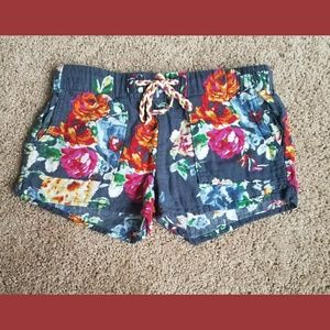 Vanilla star xs floral shorts